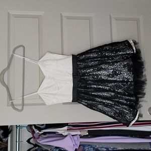 NWOT 🖤🤍 Homecoming FormalbStrapless Black and White Dress in size 8/10